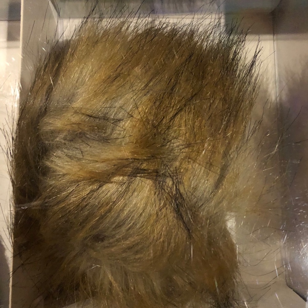 BCBG Beanie - Picture 8 of 10